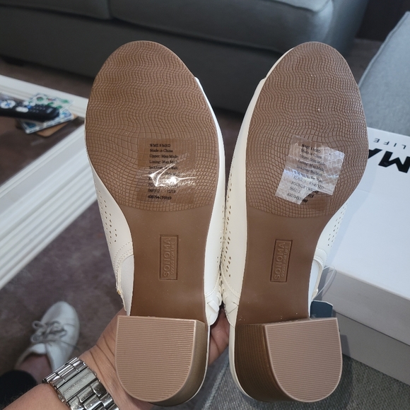 Brand new with tags white slip ons sz 8 - Picture 4 of 5